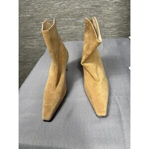 Stuart Weitzman Boots Womens Size 7M Beige Suede Ankle Kitten Heel Zip Booties